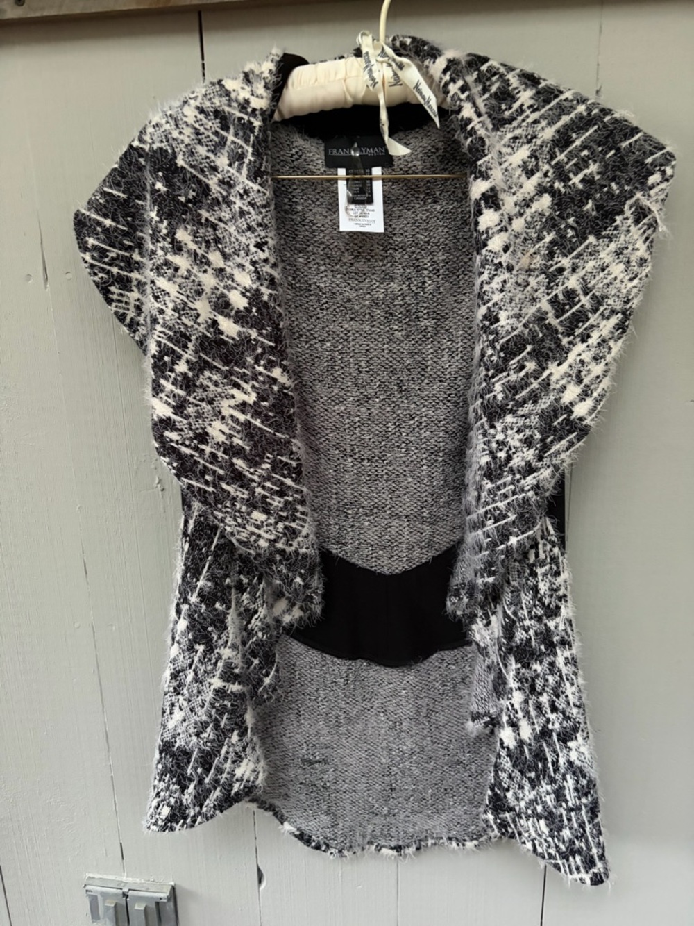 NWOT Frank Lyman Design Black and Cream Open-Front Knit Cardigan